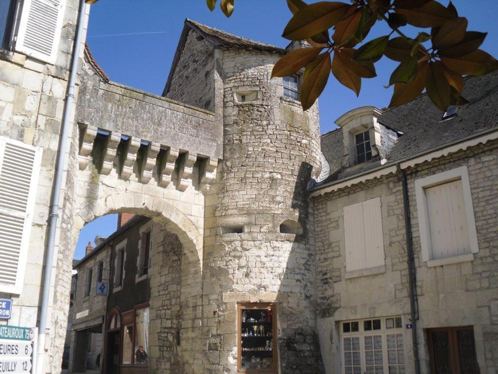 Logis Hotel Saint-Roch Pleumartin Exterior foto